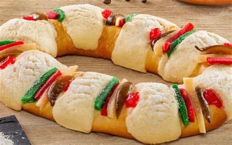 Puerto Riko Rosca de Reyes su cukruotais vaisiais