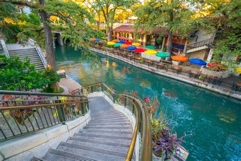San Antonijo Riverwalk ir „Casa Rio“ kavinė