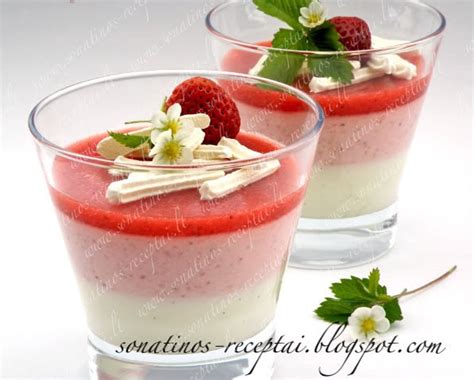 Panna Cotta su braškių želė sluoksniu vaikų šventei
