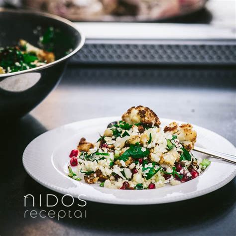 Istorinė nuotrauka su kalafiorų patiekalais