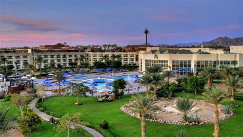 „Aurora Oriental Resort“ Šarm el Šeiche baseino ir apylinkių vaizdas