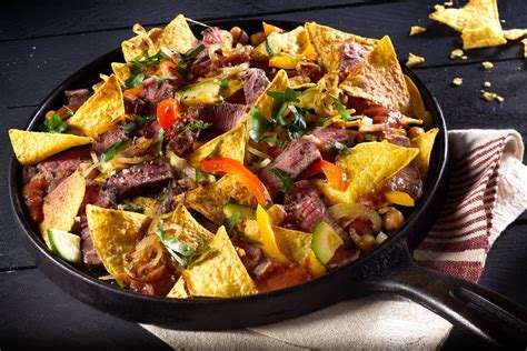 Meksikietiški nachos su priedais