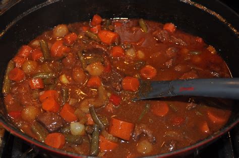 Nuoširdus avienos patiekalas su daržovėmis