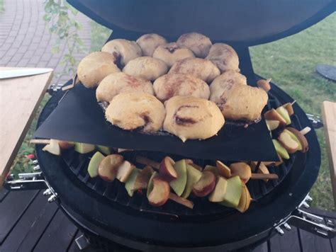 šašlykinės naudojimas kieme saugiu atstumu nuo pastatų