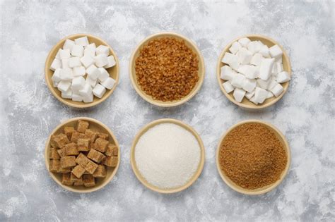 Įvairūs cukrūs: baltas, rudas, demerara