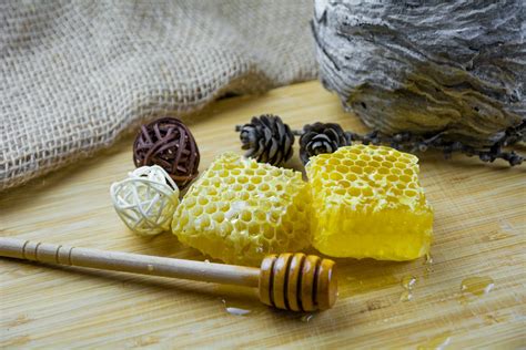 Įvairūs bičių produktai