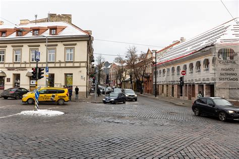 Krautuvėlės „Kmyninė“ eksterjeras Vilniaus senamiestyje