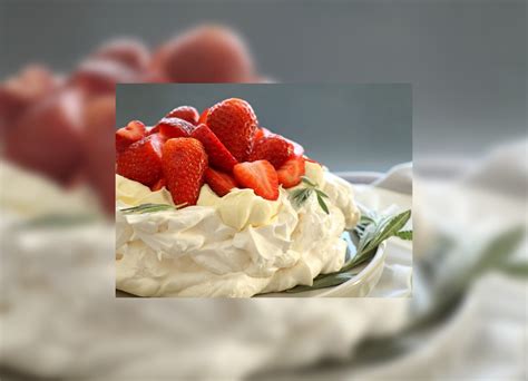 Morenginis tortas su braškėmis