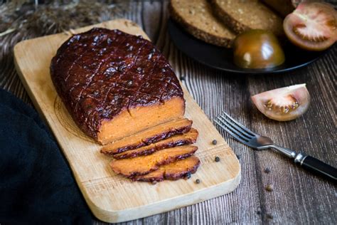 Veganiškas kumpis iš bananų žievės