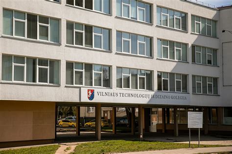 Vilniaus technologijų ir dizaino kolegijos pastato fasadas, kur įsikūrusi „Conffetti“ valgykla