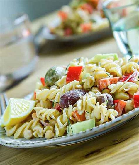 Makaronų salotos su tahini padažu