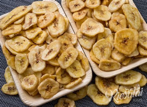 bananų traškučiai kepami keptuvėje