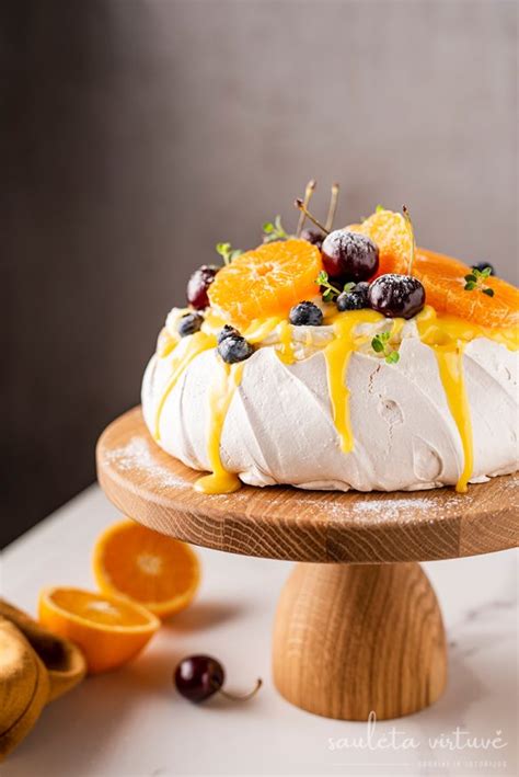Egzotiška Pavlova su pasiflorų kremu
