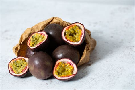 Šviežios ir prinokusios pasifloros