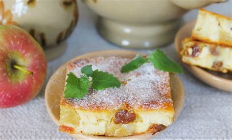 Grietinės pyrago su obuoliais ir cinamonu nuotrauka