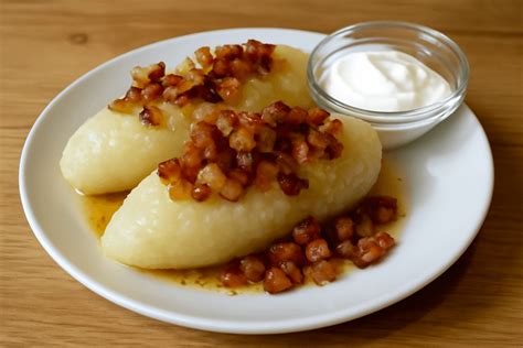 Lietuviški cepelinai su spirgučiais