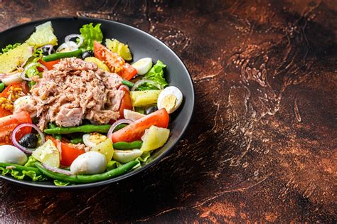 Azijietiškam tuno tartarui skirti ingredientai