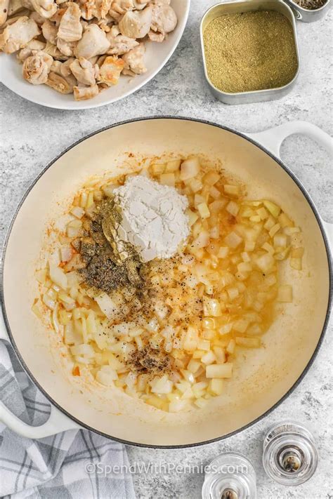 Vaizdinė instrukcija: kaip gaminti vištienos sriubą