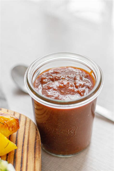 Skirtingi BBQ padažai šonkauliukams