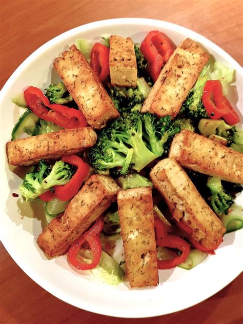 Keptas tofu sūris su daržovėmis