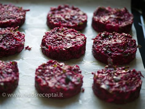 Vegetariški burokėlių ir ryžių burgeriai