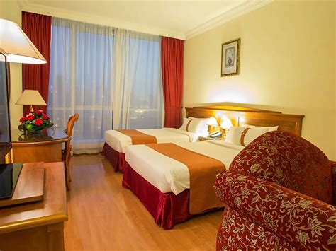 Holiday International Sharjah viešbučio kambarys su vaizdu į lagūną