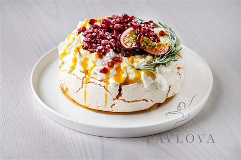 Pasiflorų pavlova desertas