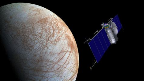 Jupiterio palydovas Europa su ledo paviršiumi