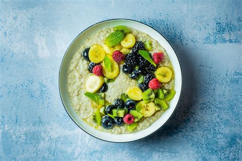 Avižinė košė su vaisiais