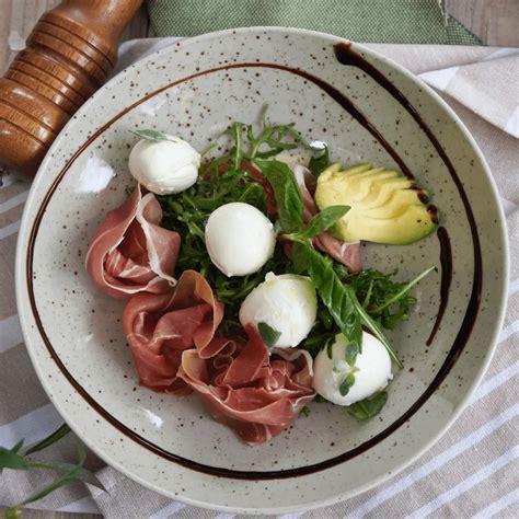 Itališki sūriai: mocarela ir parmezanas