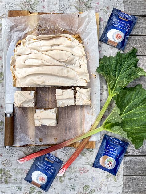 Rabarbarų pyrago su bezė nuotrauka