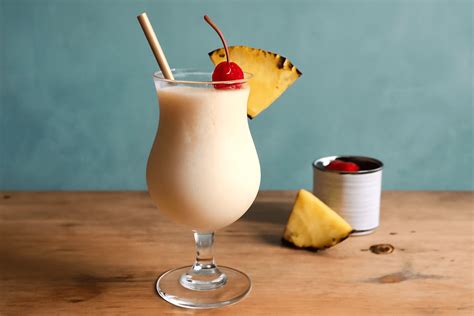 Gaivus Pina Colada kokteilis su ananasu