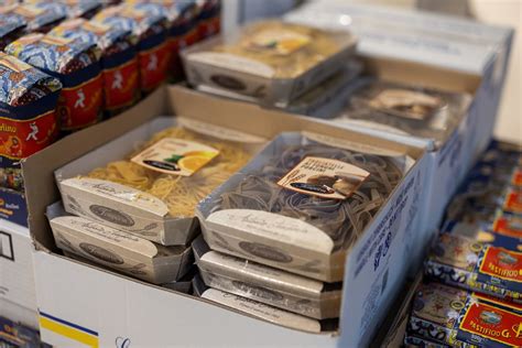 Įvairių rūšių itališki makaronai