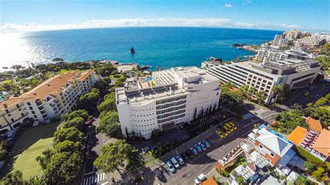 Melia Madeira Mare viešbučio fasadas ir baseinas