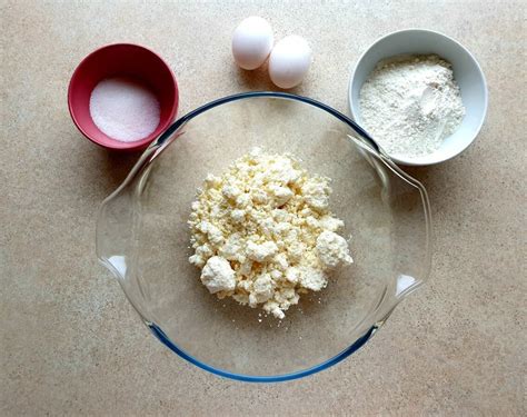 Įvairūs varškėčių papildymo variantai