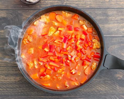 Paprikos supjaustytos kubeliais, paruoštos sriubai