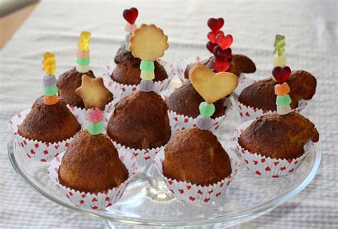 Įvairūs keksiukų dekoravimo elementai