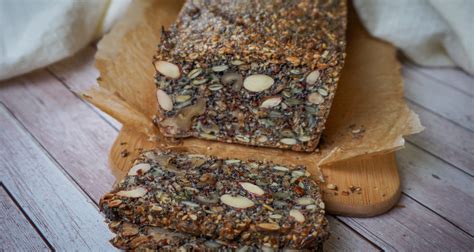 Sėklų ir riešutų duona be miltų