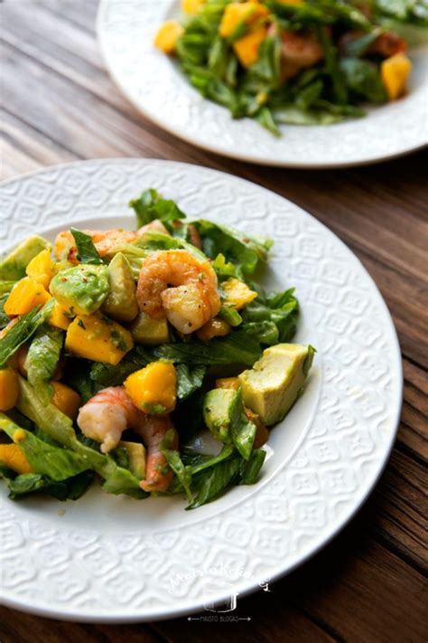 Krevečių kapotinis su avokadu ir mangais