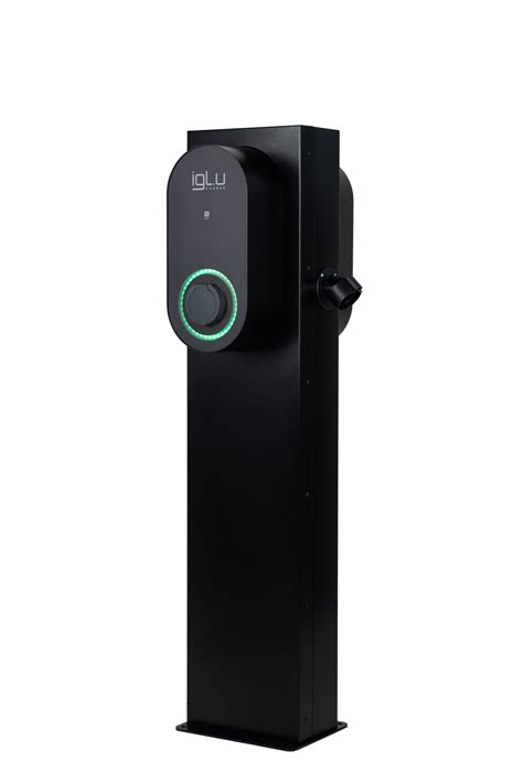 Šiuolaikinė elektromobilių įkrovimo stotelė