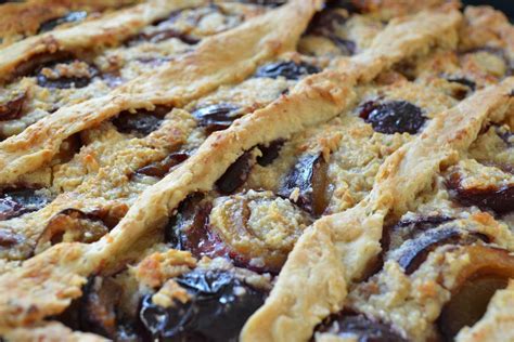 Slyvų pyrago nuotrauka