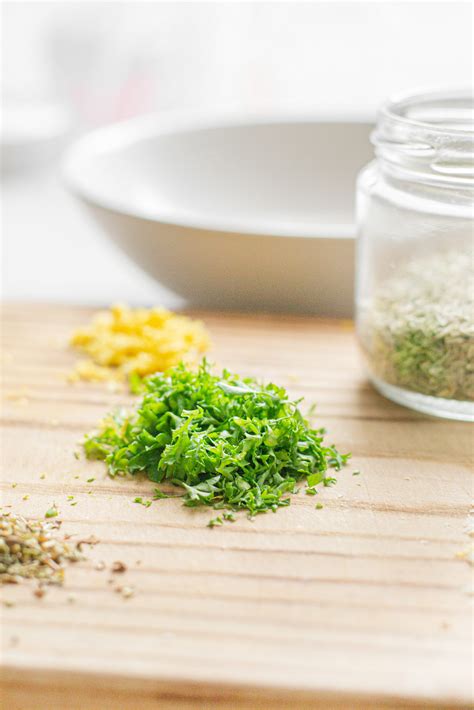 Citrinų ir česnakų užpilo paruošimas