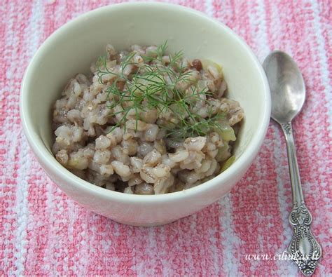 perlinė košė su riešutais