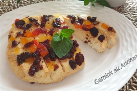 keptas avižinių košės desertas su vaisiais