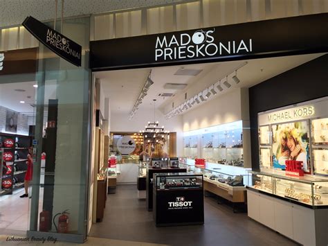 Mados Prieskoniai parduotuvės vitrina