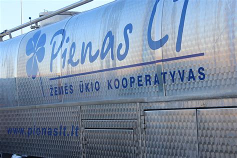 Kooperacijos tarp vietos ūkininkų pavyzdys turguje