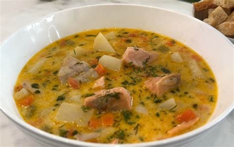Pavyzdžiai grietinėlės piešinių ant sriubos