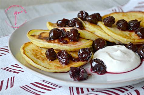 moliūgų ir bulvių blynai su graikišku jogurtu