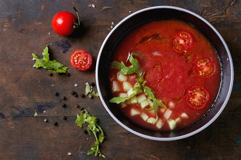 Gaspačio sriubos ingredientai ant stalo