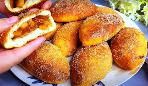 Sudedamosios dalys karštiems sumuštiniams su obuoliais